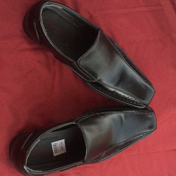 Dexter Other - Size 71/2 Dexter black dressing shoes.